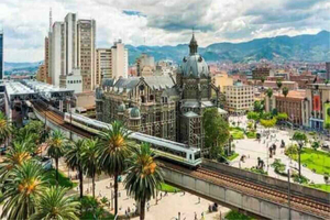 Medellín CityTour: Pueblito Paisa, Plaza Botero, Comuna 13, Viewpoints, and more