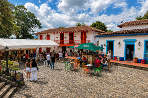 Medellín: Pueblito Paisa, lokal kultur og snacks