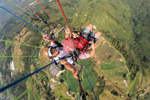 Paragliding near Medellín San Felix: Flight with GoPro Photos and Videos