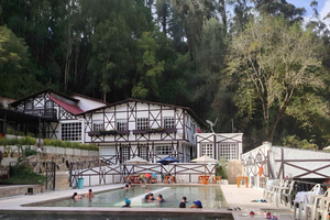 Relaxe nas Piscinas Termais de Machetá