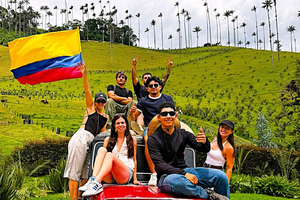Salento: Cocora Valley and Coffee Farm Tour with Jeep Ride