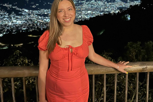 Transfer from Medellin Airport with welcome snacks and vantage point
