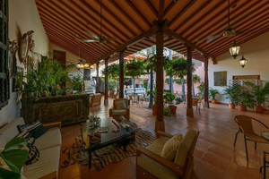 Al Alma - Cafe and Boutique Hotel