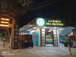 La Barca del Pacifico: Restaurante y Pescaderia