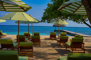 Mantas Beach Club