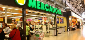 Spanisches Supermarkt-Shopping