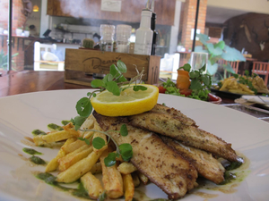 Lunch på Dean's Restaurant i Victoria Falls