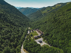 RETIRADA EN LA MONTAÑA POR DUKLEY: DUKLEY TRAE UNA NUEVA DIMENSIÓN DE HOSPITALIDAD MONTANOSA A KOLAŠIN