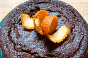 Oppskrift: Appelsin- og Karobekake