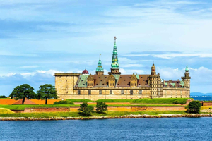 Kronborg og Frederiksborg slott fra København med bil