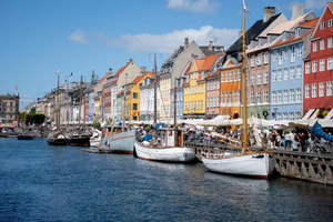Copenhagen Guided Walking Tour: Old Town to Reffen