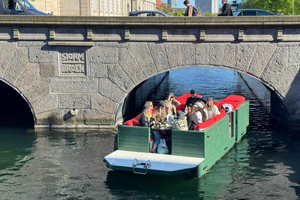 København: Privat cruise på tretømmerflåte