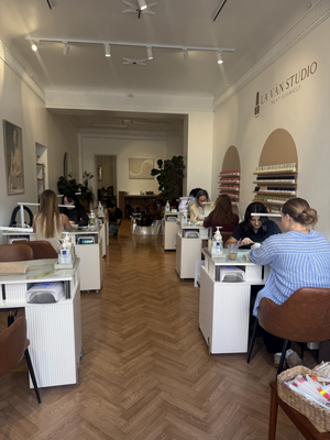 La Van Studio