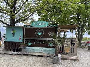 Oddies Beach Bar