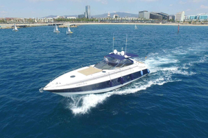 Barcelona - Lyxbåt med snorkelutrustning Lyxig yachtcharter med snorklingsutrustning