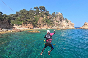 Blanes: coasteering z tyrolką na Costa Brava