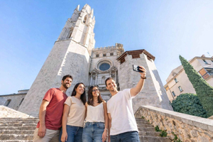 From Barcelona: Private Girona and Costa Brava Guided Tour
