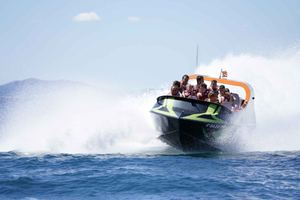 Tur med Monster – Speedboat i Roses