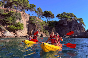 Multisport på Fenals-stranden: Ufo + kajakpaddling eller SUP-paddling + snorkling