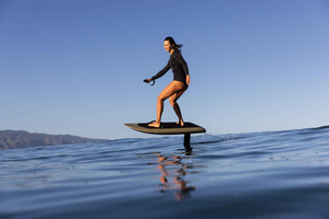 Privat e-foil-kurs i Roses: Fly over havet på Costa Brava