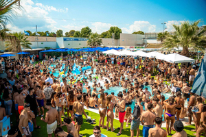 Sanddance bassengfestopplevelse i Lloret de Mar