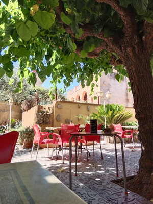 Hostal Nou