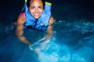 Da Puntarenas: tour in barca della bioluminescenza con barbecue e bevande