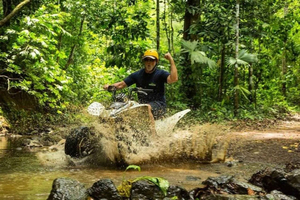 Jaco: Aventura en quad todoterreno, tirolina y rappel en cascada