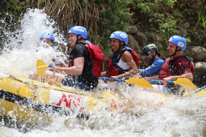 La Fortuna: Arenal Rafting Alta Balsa Rapide di classe 3 e 4