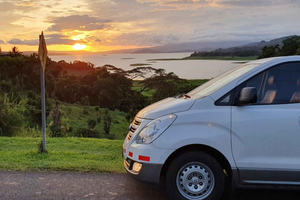 Liberia: Liberia Airport to La Fortuna Private Transfer