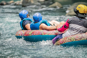 Rio Celeste: combinazione di zipline e river tubing
