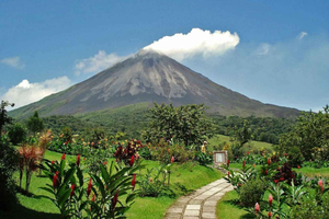 San José: puentes colgantes del Arenal y aguas termales de Baldí