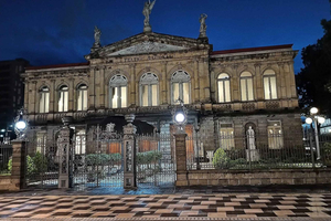 San José Tour: Theatre, Gold Museum and Specialty Coffee