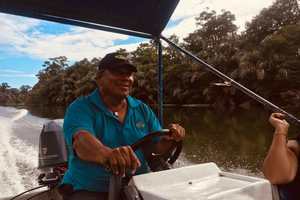 Passeio pelo Canal Tortuguero com história saindo de Limon