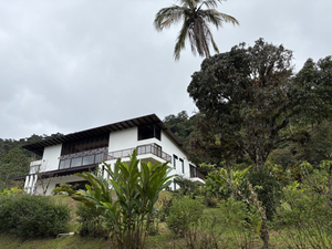Arte de Plumas Birding Lodge