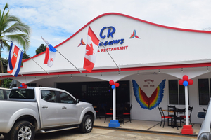 CR Macaws Bar & Restaurant