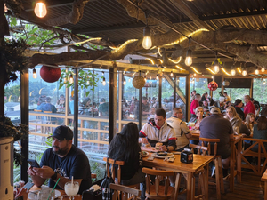 El Sitio Bar & Grill