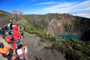 Depuis San Jose : Randonnée au cratère du volcan Irazu et excursion à Cartago