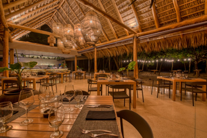Manzú a Beachfront Restaurant