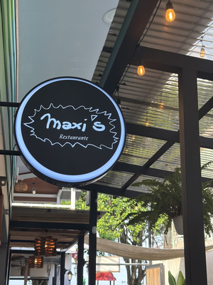 Maxi’s Restaurante Limon centro