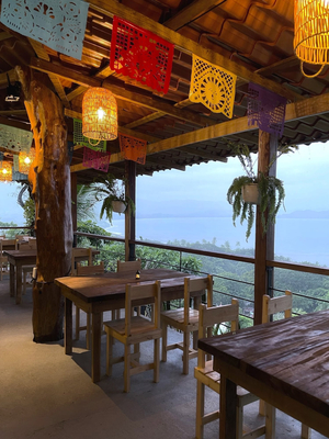 Pepez Seafood and Grill