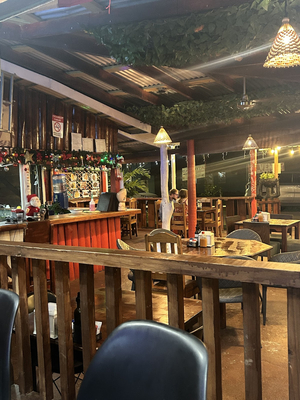 Restaurante y Bar La Peruanita cahuita , limón.