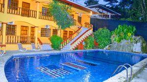 Tres Banderas Jungle Hotel