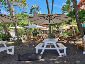 Vida Hermosa Bar and Restaurant
