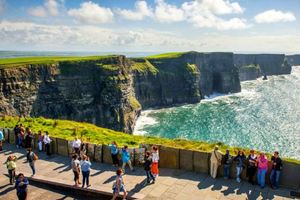 Galwaysta: Cliffs of Moher ja The Burren Tour