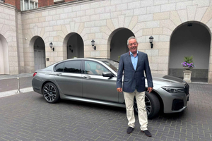 Ireland: Private Chauffeur-Driven Tour with Local Guide