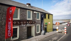 O'Looney's Surf Bar and Night Club