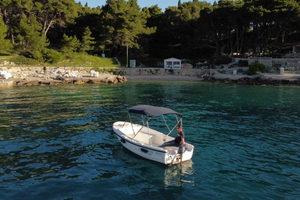 Cavtat: Moottorivenevuokraus, aja itse, snorklausvarusteet