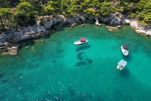 Dubrovnik: All-inclusive Islands and Caves Private Boat Tour