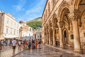Dubrovnik: kaupunginmuurit, vanhankaupungin kävelykierros ja näkymä Adrianmerelle